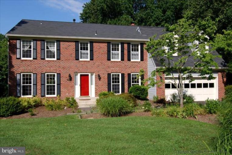 10295 Dunn Meadow Road Vienna, VA 22182 - Photo 1 of 30 Exterior (Main)