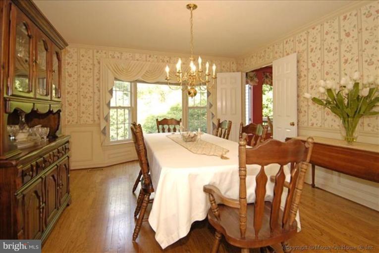 10295 Dunn Meadow Road Vienna, VA 22182 - Photo 12 of 30 Dining Room