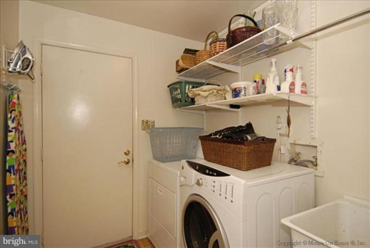 10295 Dunn Meadow Road Vienna, VA 22182 - Photo 19 of 30 Laundry Area 1