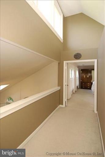 10295 Dunn Meadow Road Vienna, VA 22182 - Photo 25 of 30 Hallway