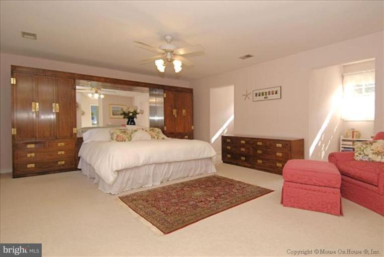 10295 Dunn Meadow Road Vienna, VA 22182 - Photo 27 of 30 Master Bedroom