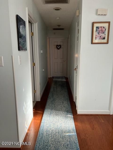 538 Deer Run Road New Bern, NC 28562 - Photo 4 of 15 hall to bedrooms