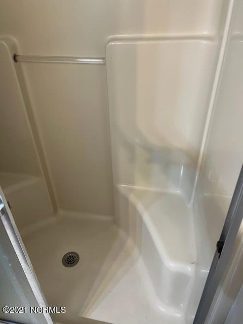 538 Deer Run Road New Bern, NC 28562 - Photo 8 of 15 master shower
