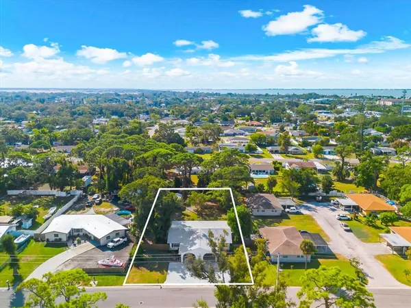 $495,000 | 904 66th Avenue West, Bradenton, FL 34207