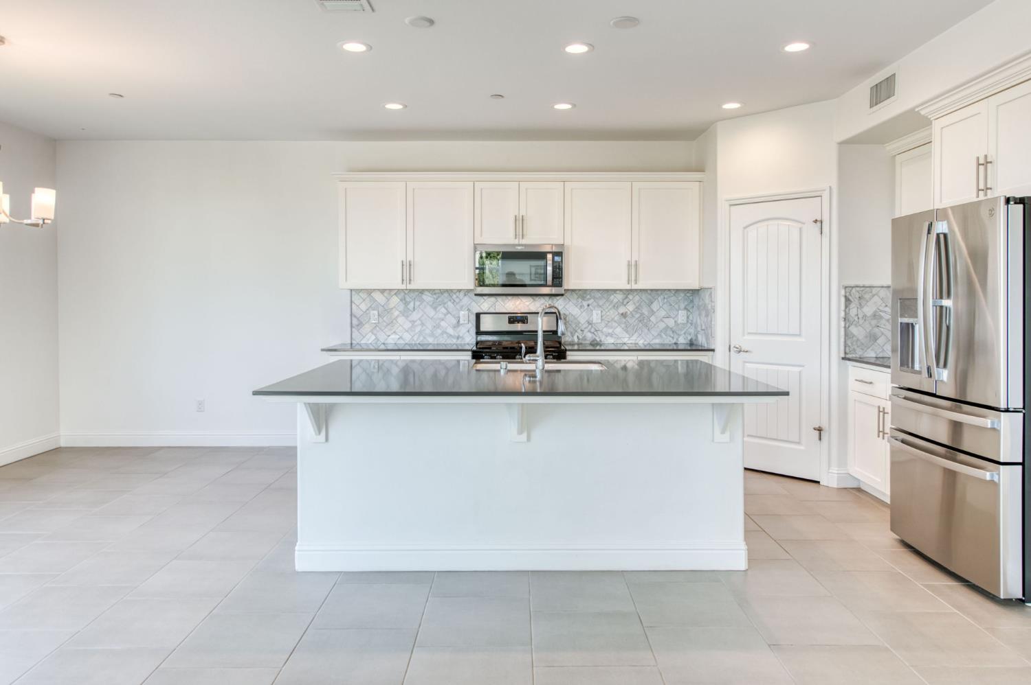 3923 Morris Avenue Clovis, CA 93619 - Photo 11 of 47