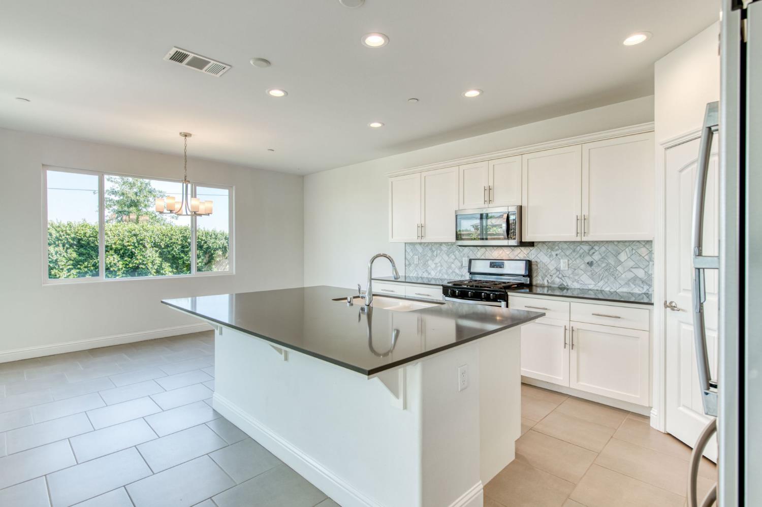 3923 Morris Avenue Clovis, CA 93619 - Photo 14 of 47