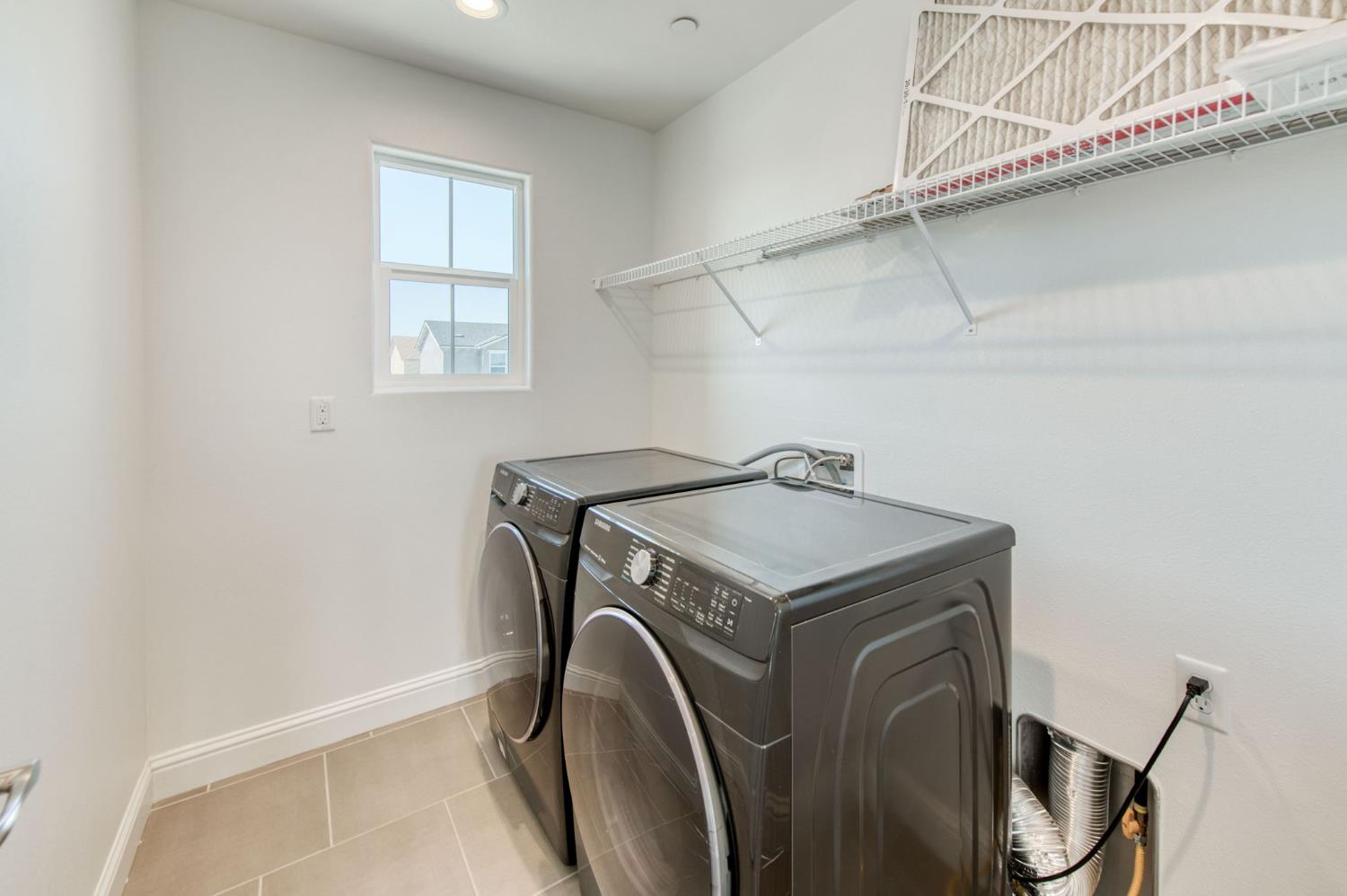 3923 Morris Avenue Clovis, CA 93619 - Photo 18 of 47