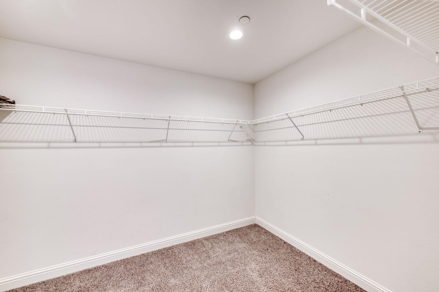 3923 Morris Avenue Clovis, CA 93619 - Photo 23 of 47