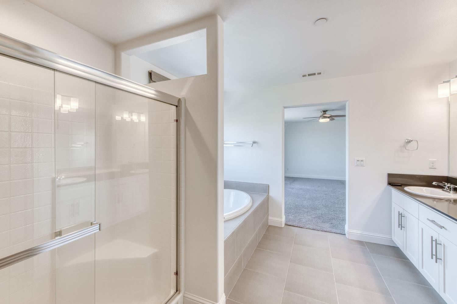 3923 Morris Avenue Clovis, CA 93619 - Photo 24 of 47