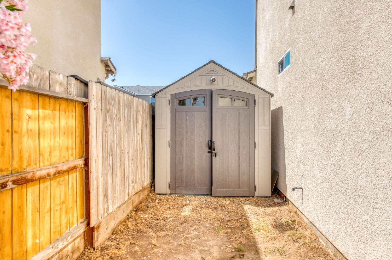 3923 Morris Avenue Clovis, CA 93619 - Photo 38 of 47