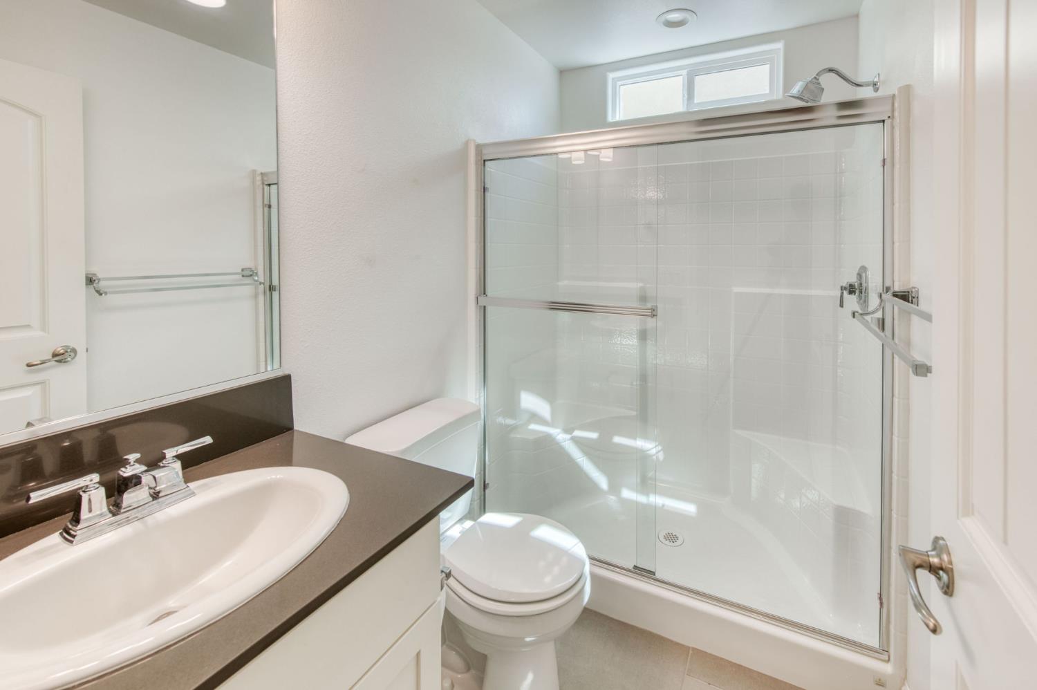 3923 Morris Avenue Clovis, CA 93619 - Photo 4 of 47