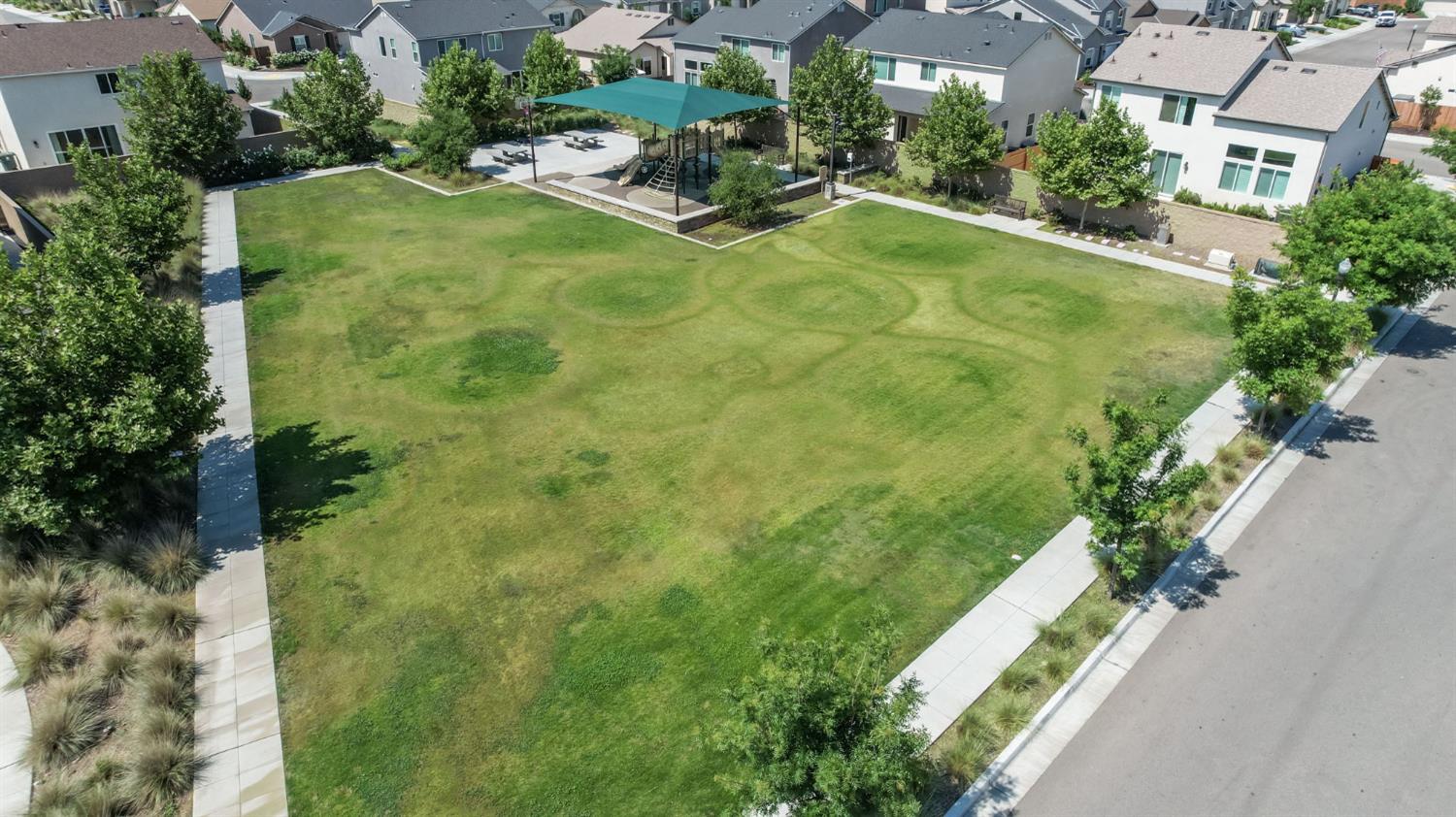 3923 Morris Avenue Clovis, CA 93619 - Photo 45 of 47