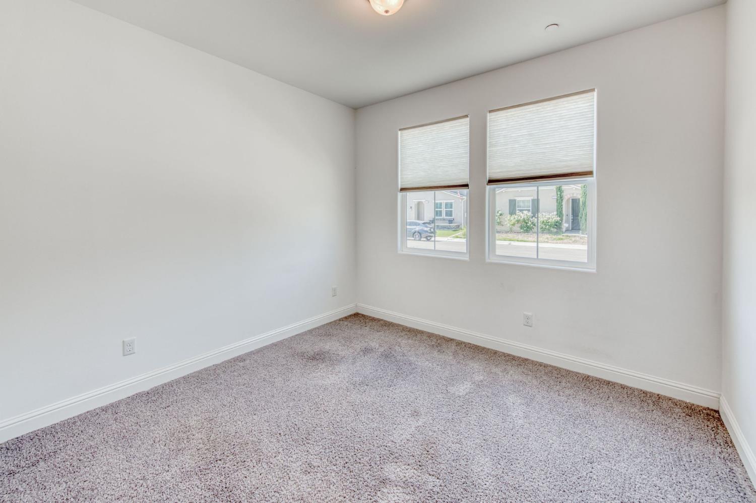 3923 Morris Avenue Clovis, CA 93619 - Photo 5 of 47