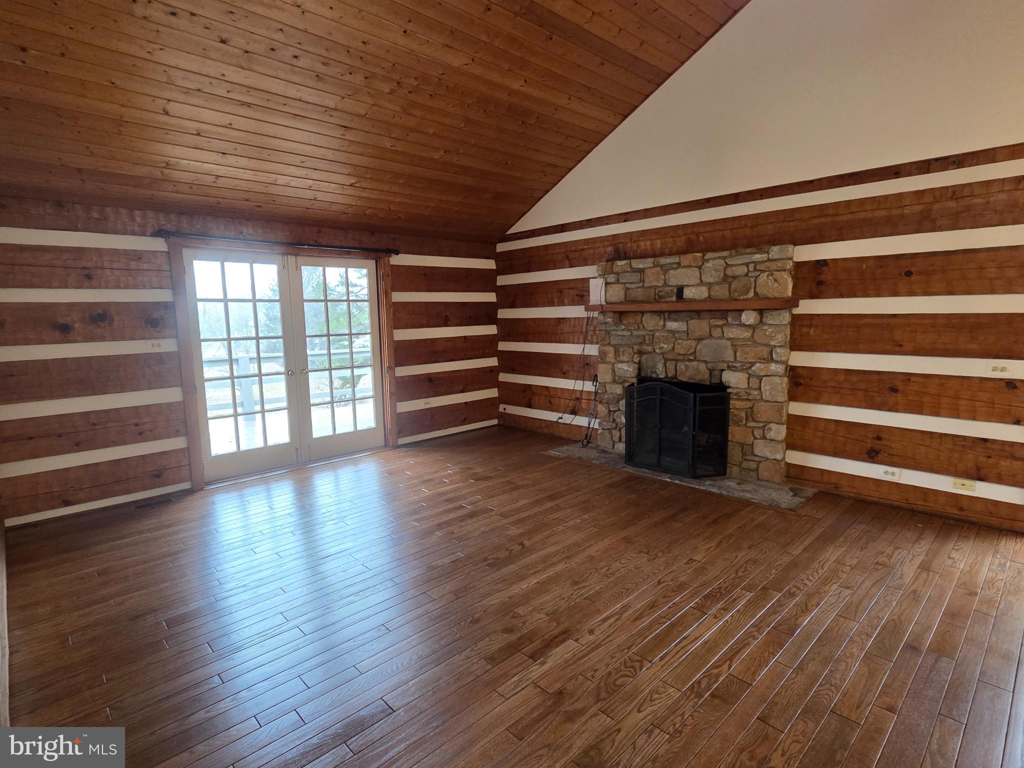 8022 Dulins Ford Road Marshall, VA 20115 - Photo 3 of 15