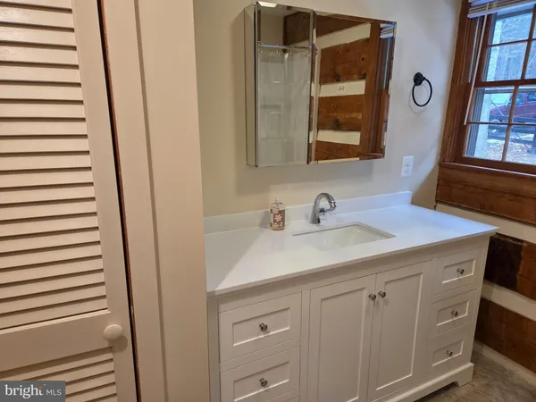 $2,300 | 8022 Dulins Ford Road, Marshall, VA 20115