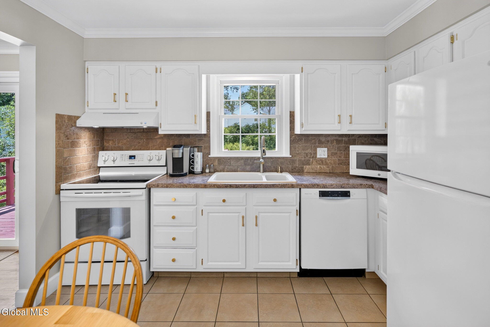 4 Farmingdale Road Colonie, NY 12110 - Photo 12 of 40 12-web-or-mls-011-009_DSC06230