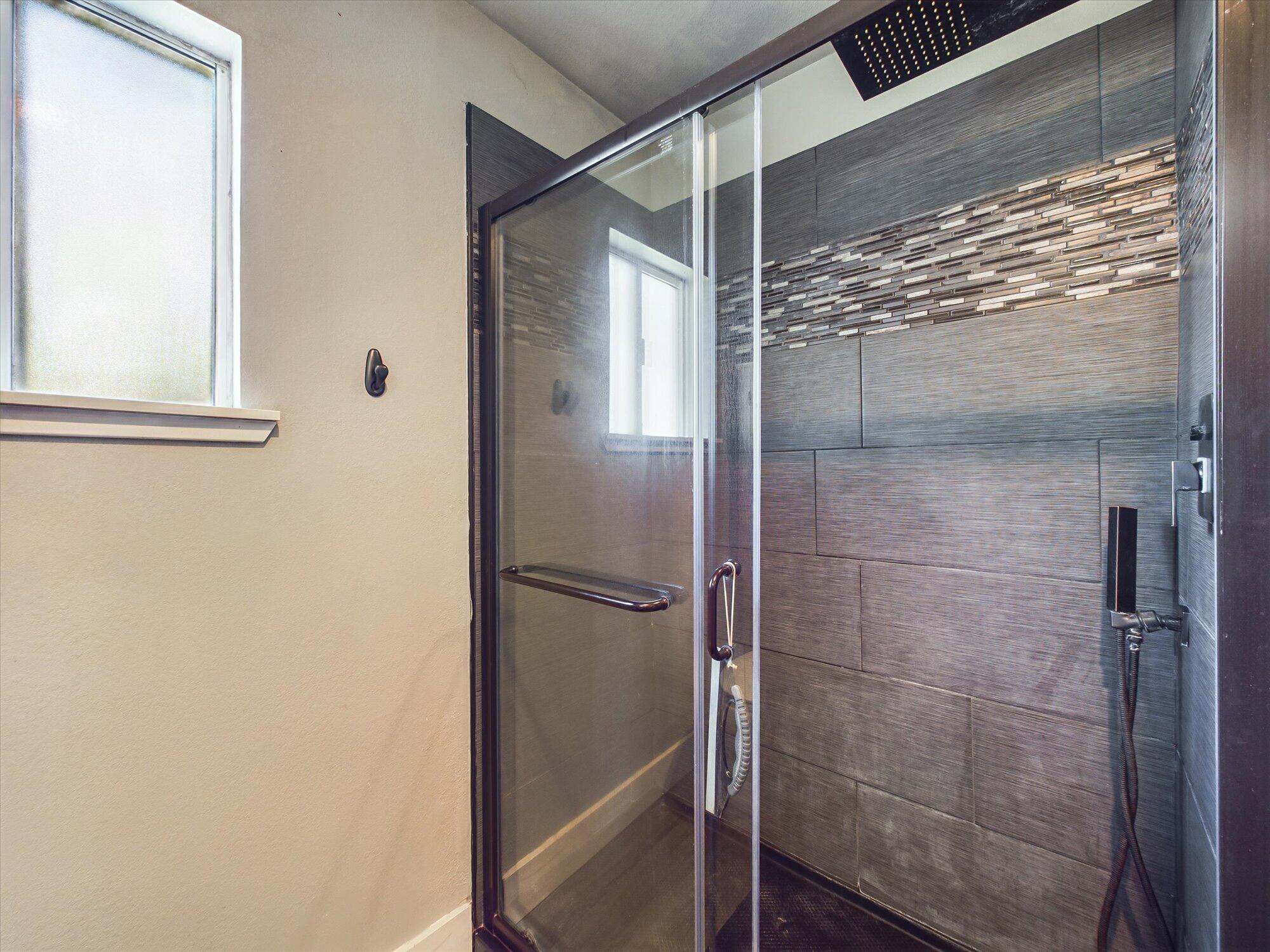 1643 Canby Road Redding, CA 96002 - Photo 21 of 41 24-1643 Canby Road-121