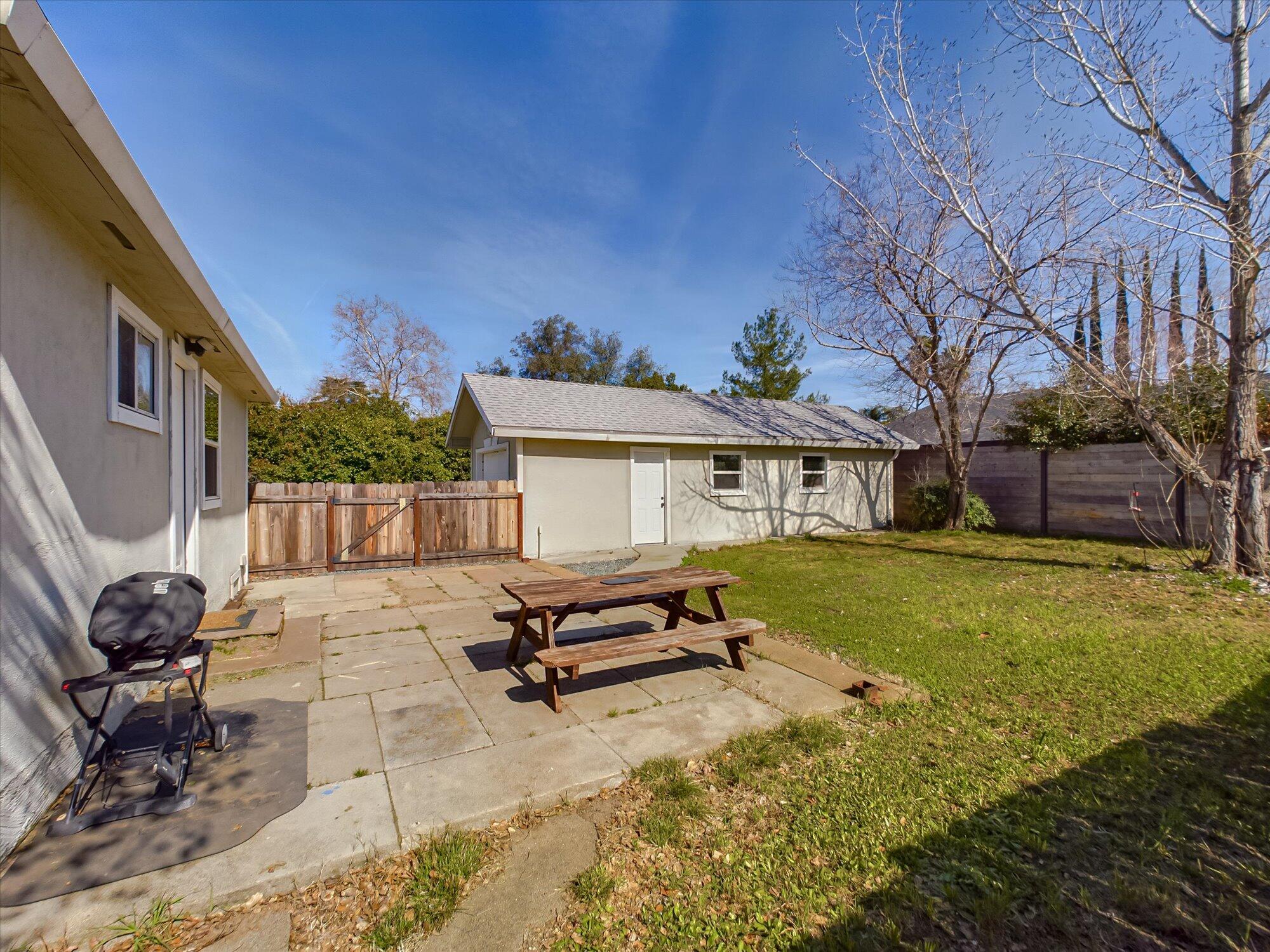 1643 Canby Road Redding, CA 96002 - Photo 34 of 41 33-1643 Canby Road-130