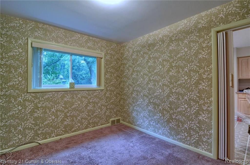 28211 Peppermill Road Farmington Hills, MI 48331 - Photo 12 of 26