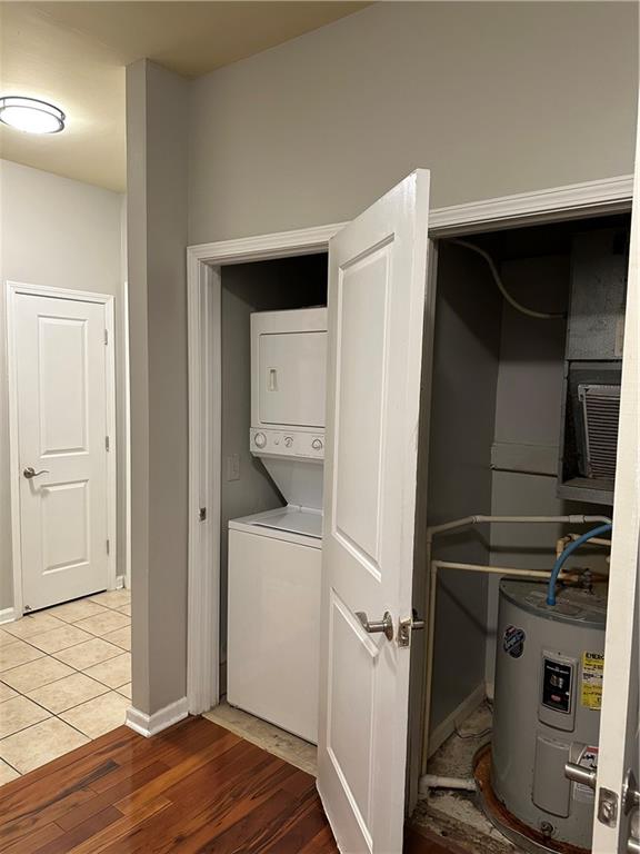 870 Mayson Turner Road Northwest, Unit 1110 Atlanta, GA 30314 - Photo 5 of 18 a view of kitchen and utility room