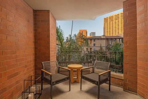 $995,000 | 500 West Harbor Drive, Unit 413, San Diego, CA 92101