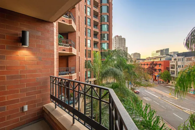 $995,000 | 500 West Harbor Drive, Unit 413, San Diego, CA 92101