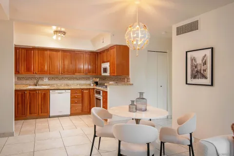 $995,000 | 500 West Harbor Drive, Unit 413, San Diego, CA 92101