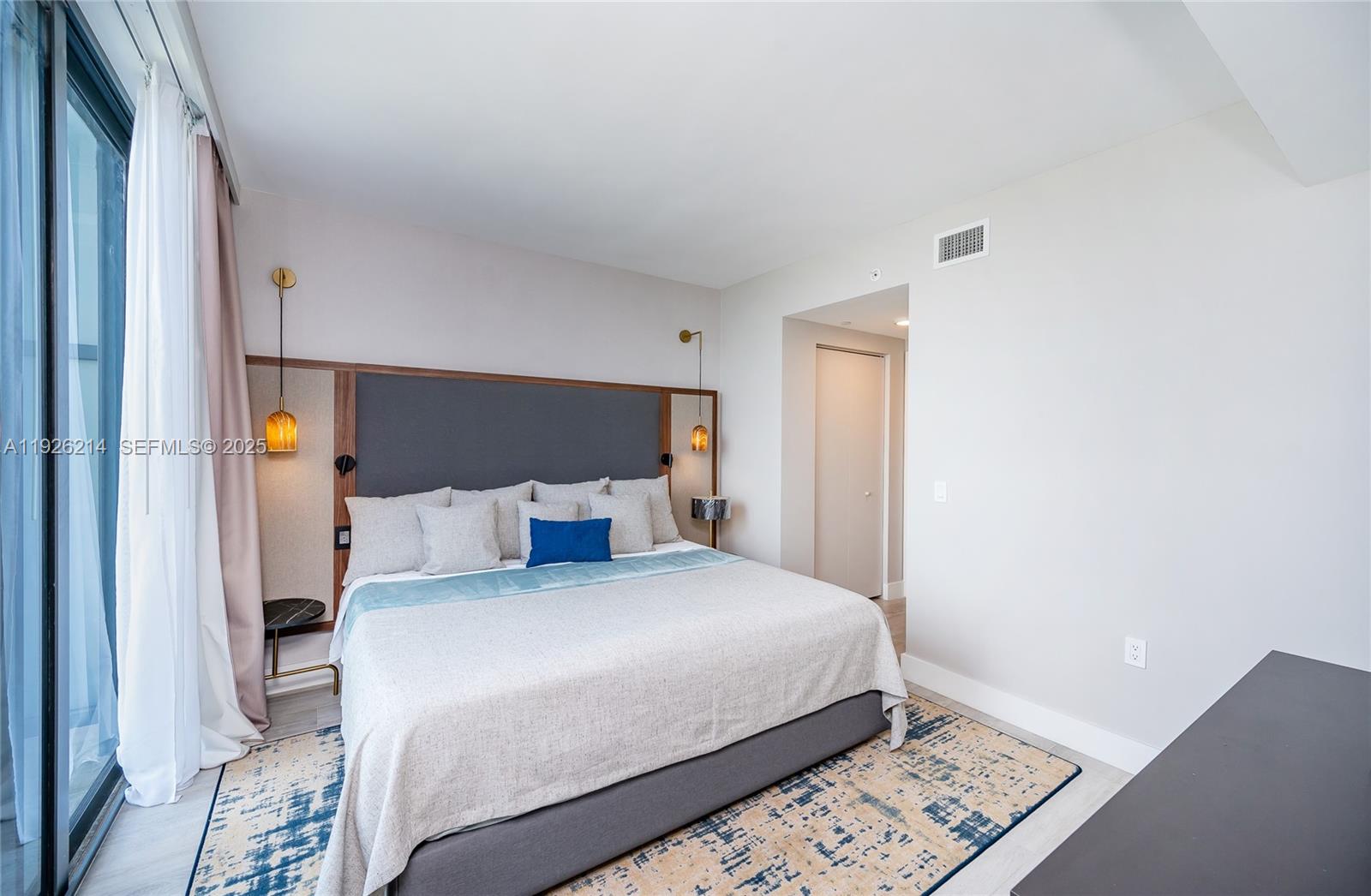 121 Northeast 34th Street, Unit PH3215 Miami, FL 33137 - Photo 12 of 30