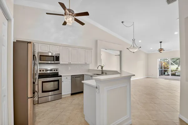 $1,850 | 9849 Baywinds Boulevard, Unit 8304, West Palm Beach, FL 33411