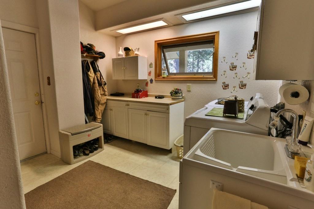 17845 Table Rock Road Colorado Springs, CO 80908 - Photo 5 of 36