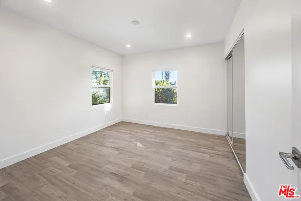 $4,600 | 17141 Sherman Way, Lake Balboa, CA 91406