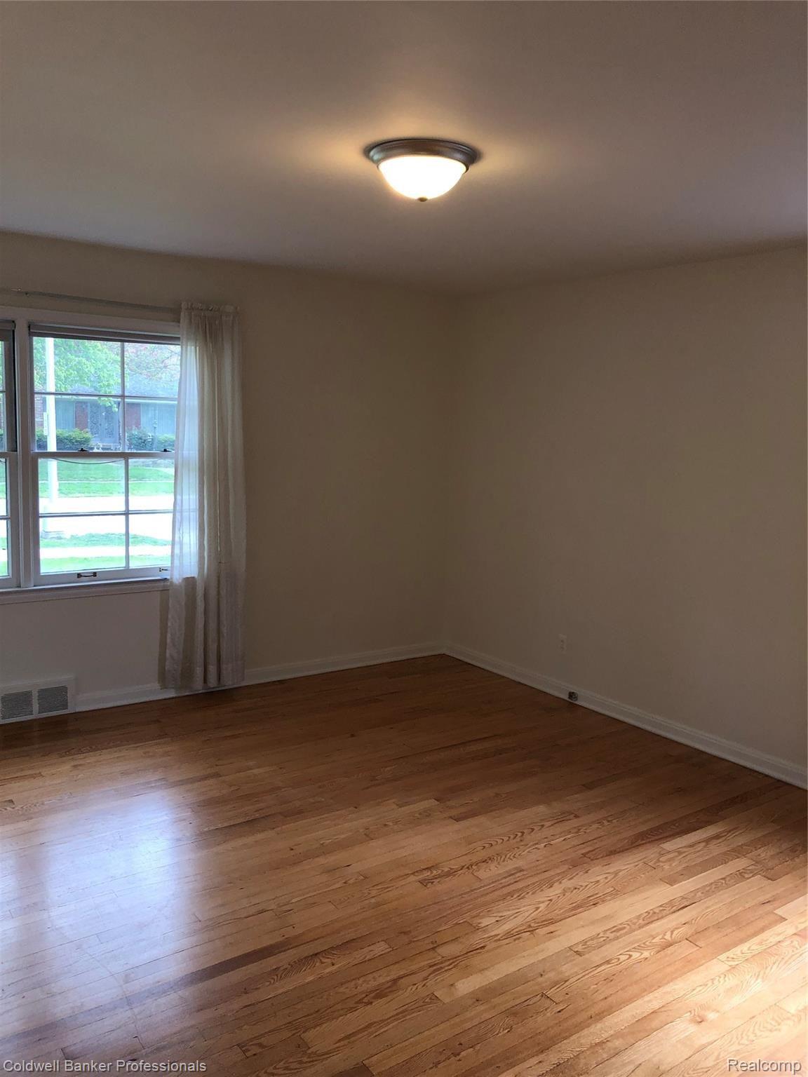 1141 South Renaud Road Grosse Pointe, MI 48236 - Photo 18 of 52 IMG_3462.jpg
