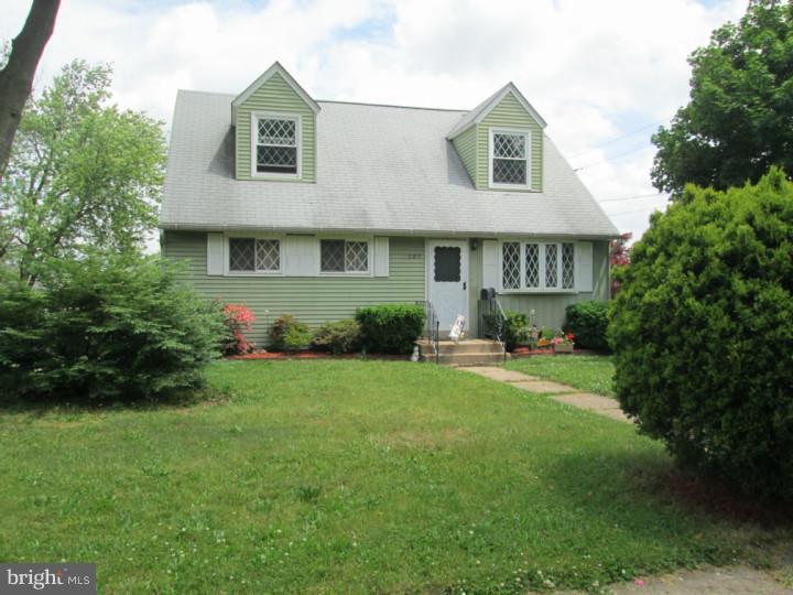 287 South Fellowship Road Maple Shade, NJ 08052 - Photo 1 of 25
