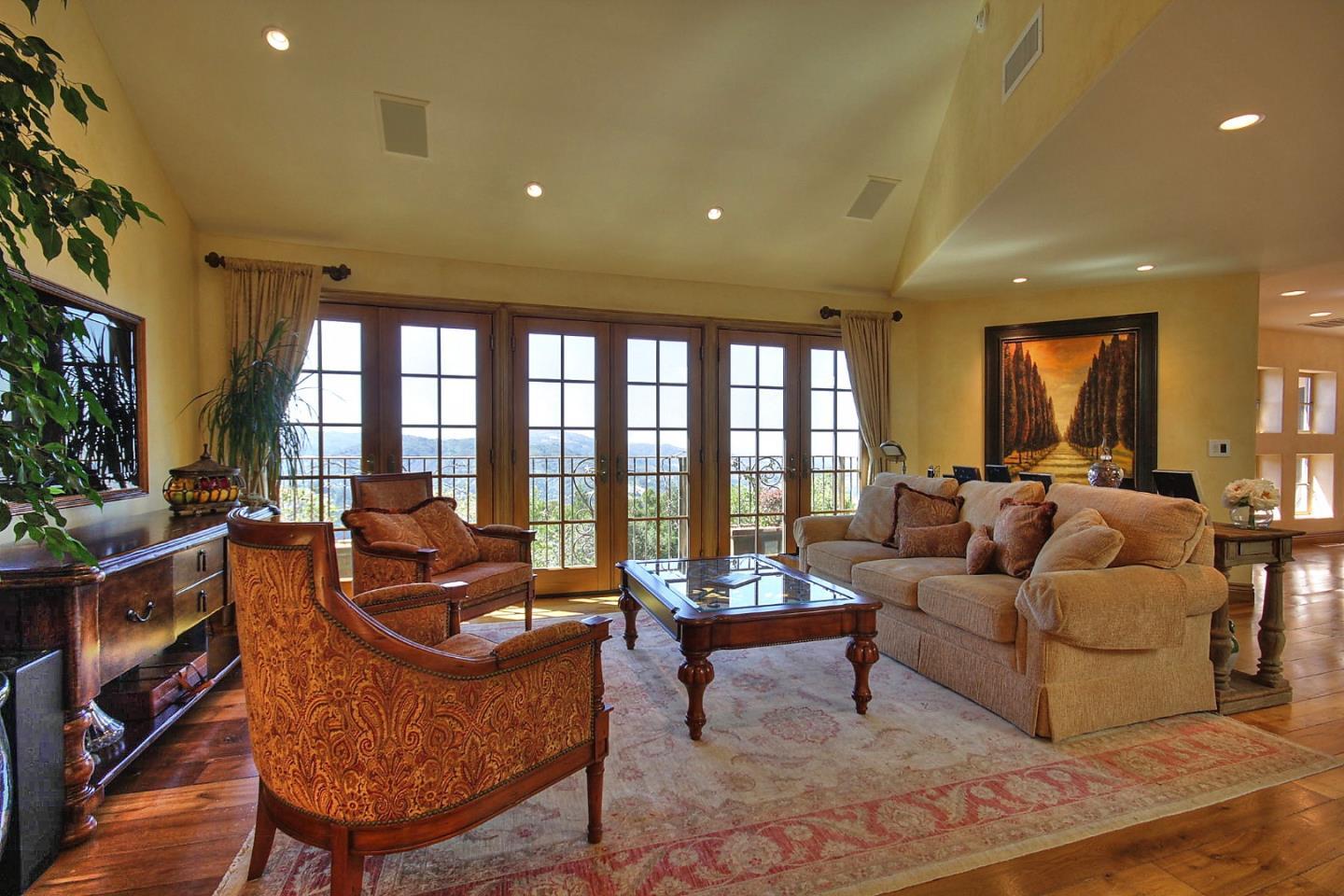 15668 Bohlman Road Saratoga, CA 95070 - Photo 9 of 33 Gallery Image 9