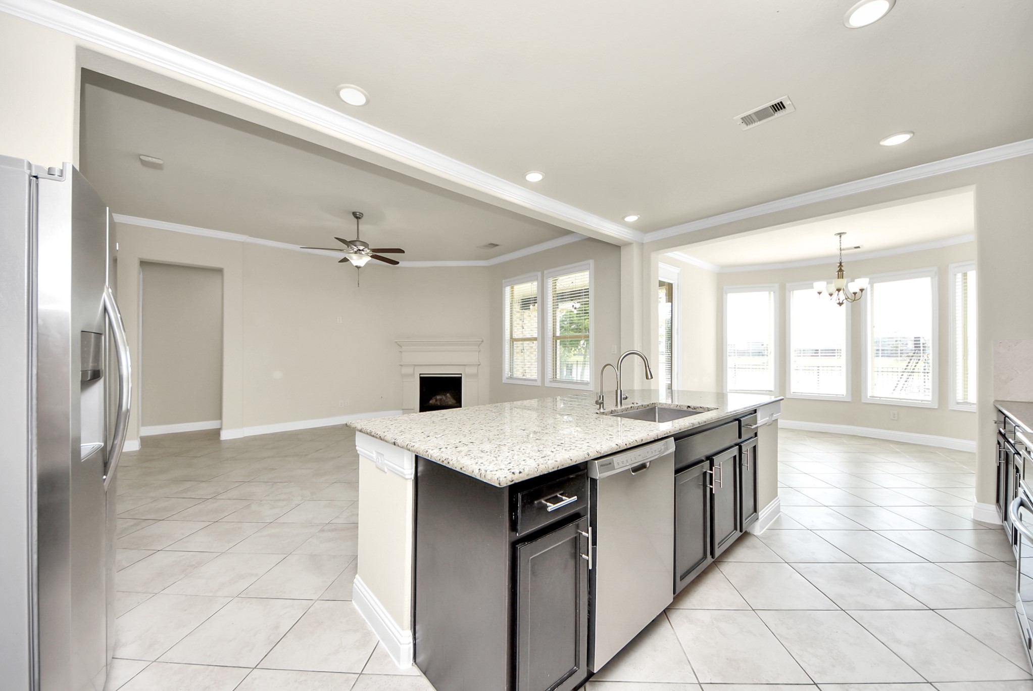 4836 Peppermill Ridge Lane Rosharon, TX 77583 - Photo 11 of 45 Kitchen