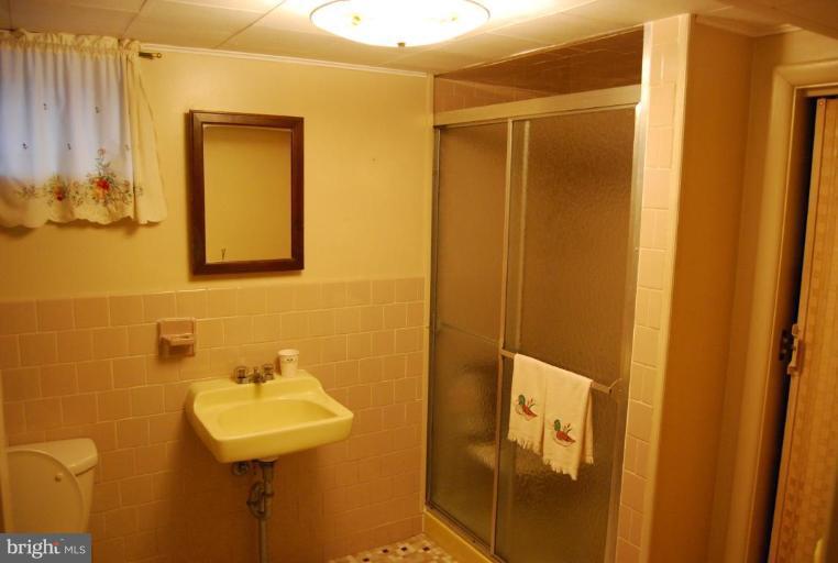 539 Cleveland Road Linthicum Heights, MD 21090 - Photo 18 of 23 Bath #2