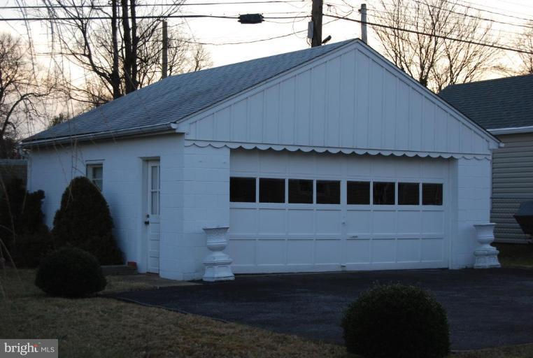 539 Cleveland Road Linthicum Heights, MD 21090 - Photo 21 of 23 Garage 1