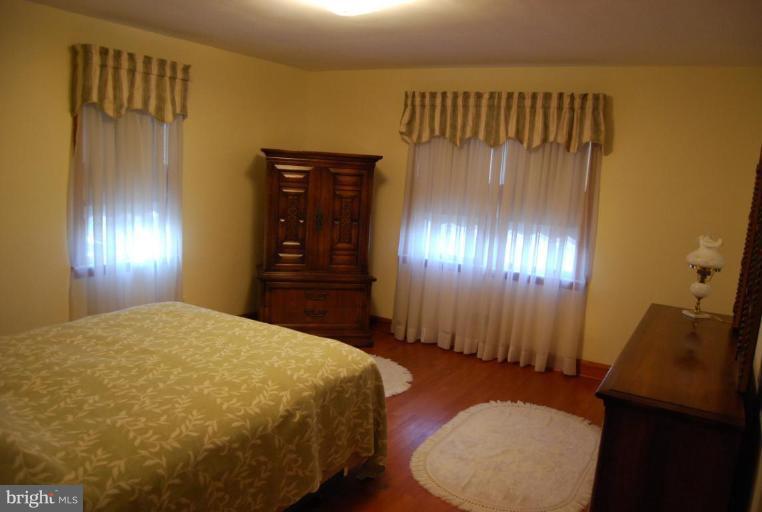 539 Cleveland Road Linthicum Heights, MD 21090 - Photo 5 of 23 Master Bedroom