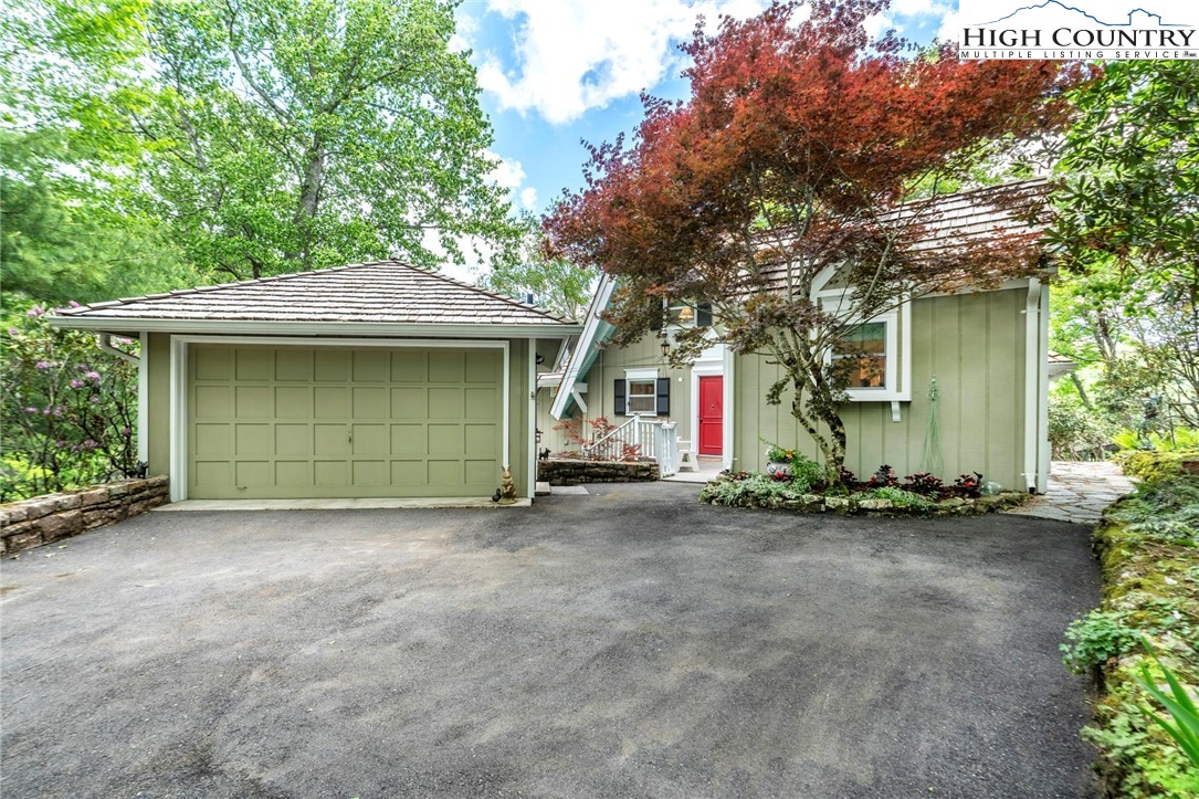 137 Oak Boone, NC 28607 - Photo 2 of 50 Gallery Image 2
