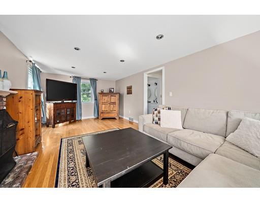 69 Queens Brook Road Pembroke, MA 02359 - Photo 5 of 22 Gallery Image 5