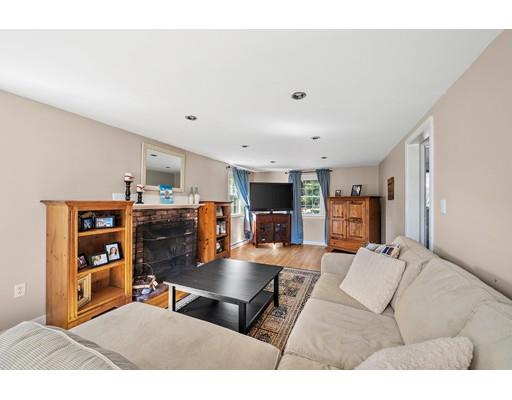 69 Queens Brook Road Pembroke, MA 02359 - Photo 6 of 22 Gallery Image 6