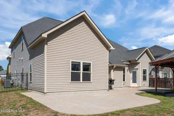 $450,000 | 317 Bear Run, Maple Hill, NC 28454