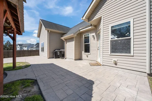 $450,000 | 317 Bear Run, Maple Hill, NC 28454