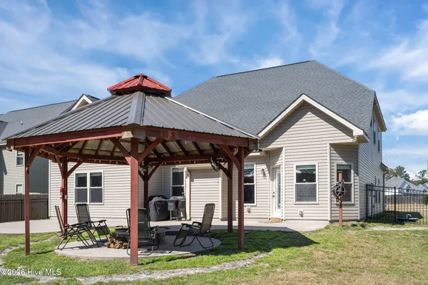 $450,000 | 317 Bear Run, Maple Hill, NC 28454