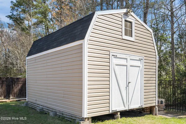 $450,000 | 317 Bear Run, Maple Hill, NC 28454