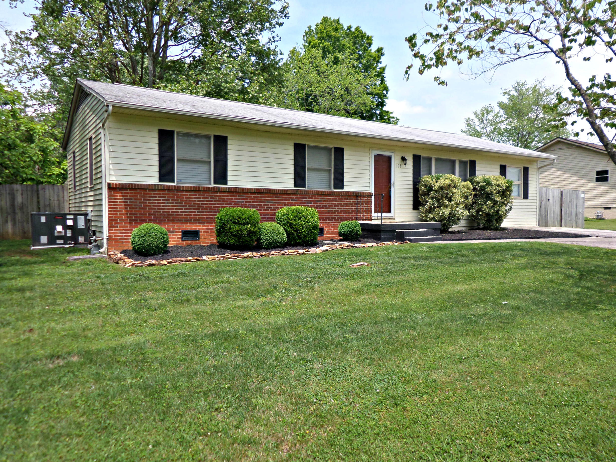 102 West Lincoln Road Oak Ridge, TN 37830 - Photo 1 of 23 102 W Lincoln