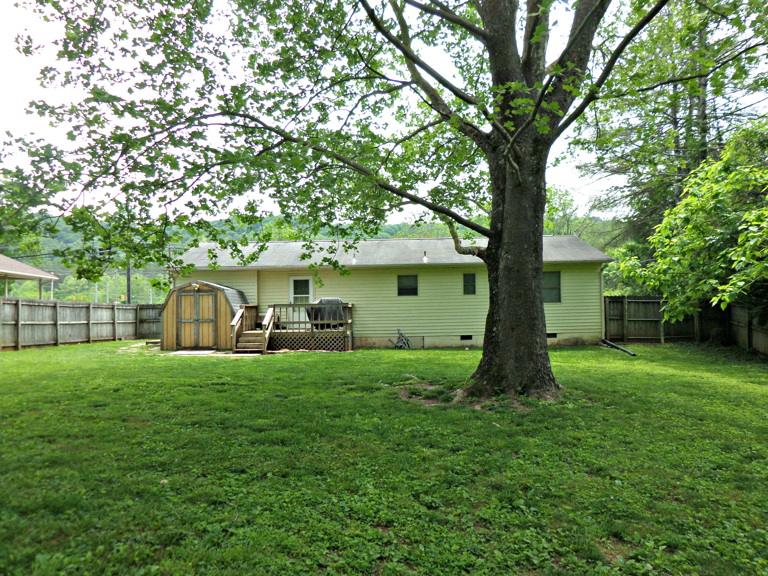 102 West Lincoln Road Oak Ridge, TN 37830 - Photo 23 of 23 Back of house