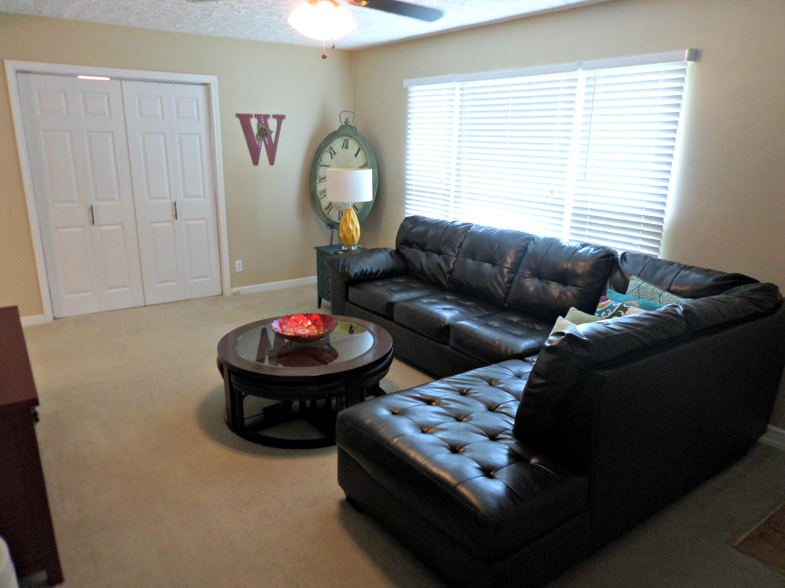 102 West Lincoln Road Oak Ridge, TN 37830 - Photo 6 of 23 Living Room