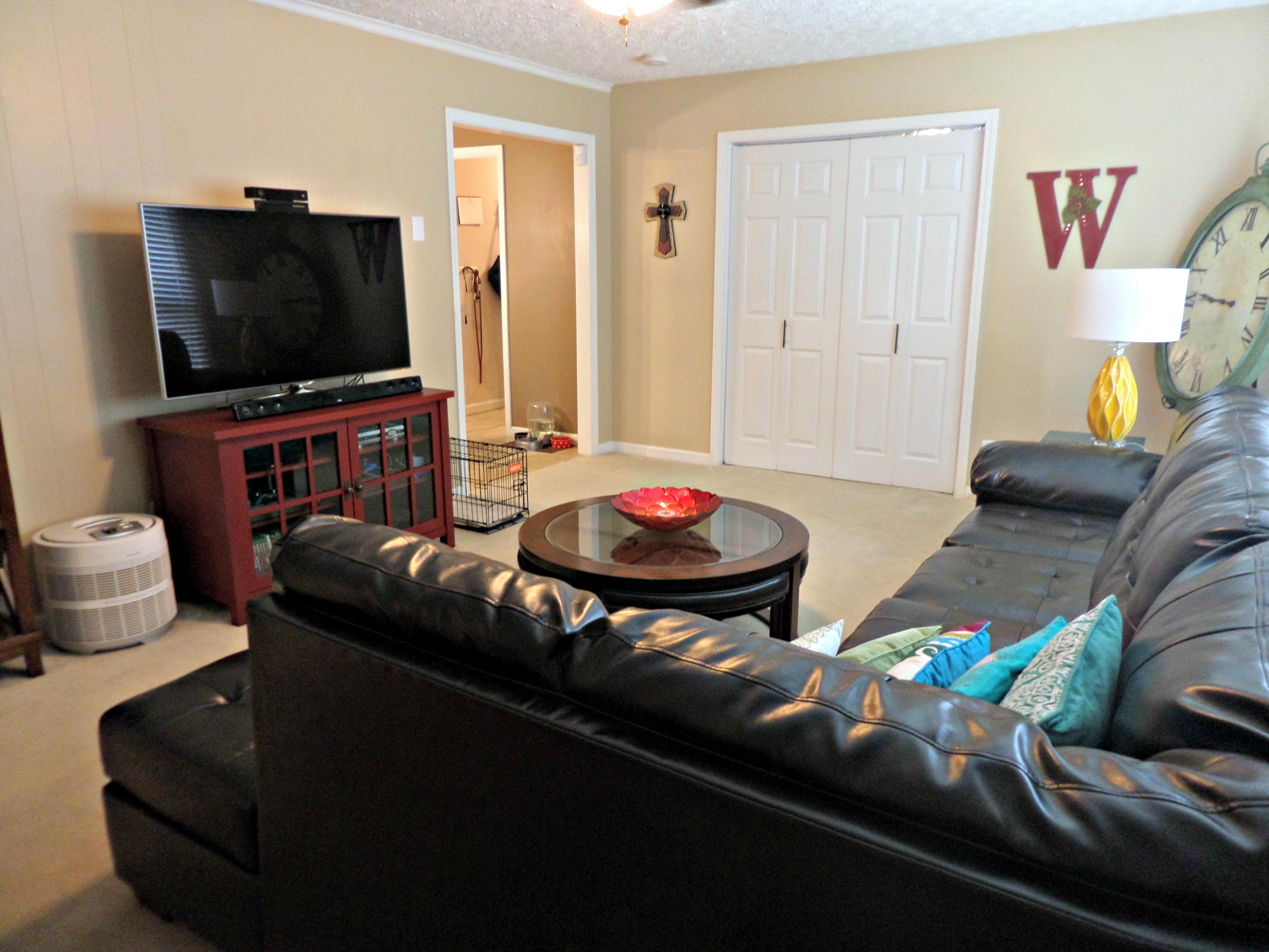 102 West Lincoln Road Oak Ridge, TN 37830 - Photo 7 of 23 Living room2