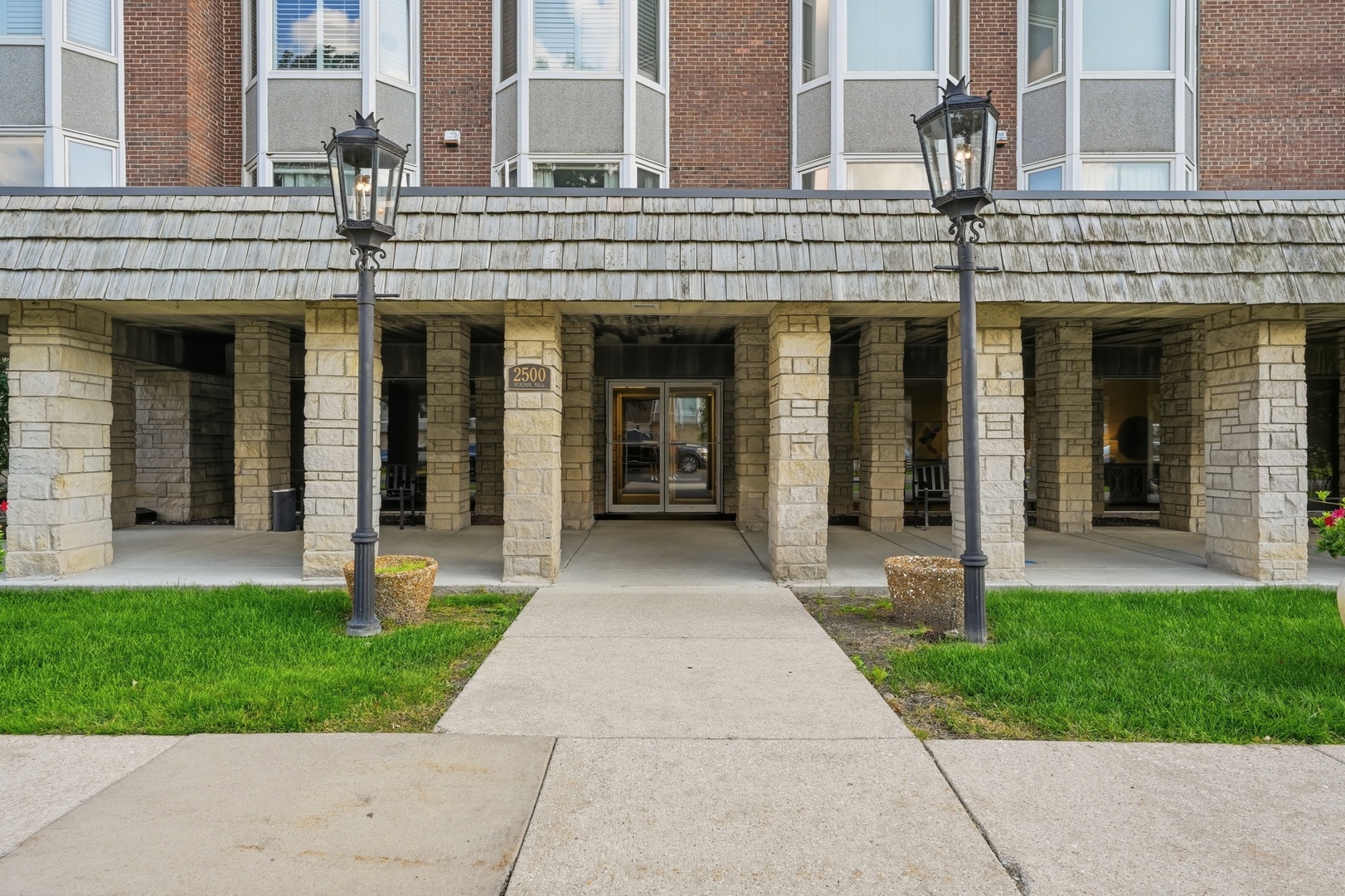 2500 Windsor Mall, Unit 2D Park Ridge, IL 60068 - Photo 25 of 28 Gallery Image 25